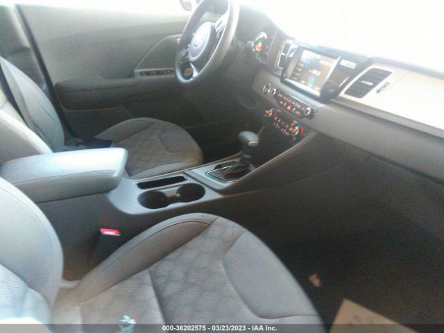 KNDCB3LC9H5094179 KIA NIRO LX