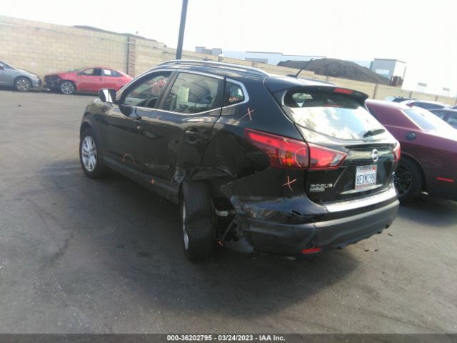 JN1BJ1CP8JW154011 Nissan Rogue Sport Sv