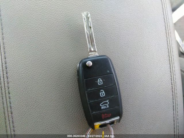 KNDMA5C18F6032961 KIA Sedona L