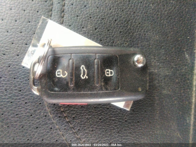 1VWAT7A30FC016507 Volkswagen Passat 1.8t Wolfsburg Ed