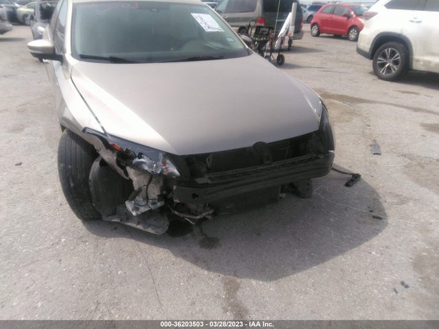 1VWAT7A30FC016507 Volkswagen Passat 1.8t Wolfsburg Ed
