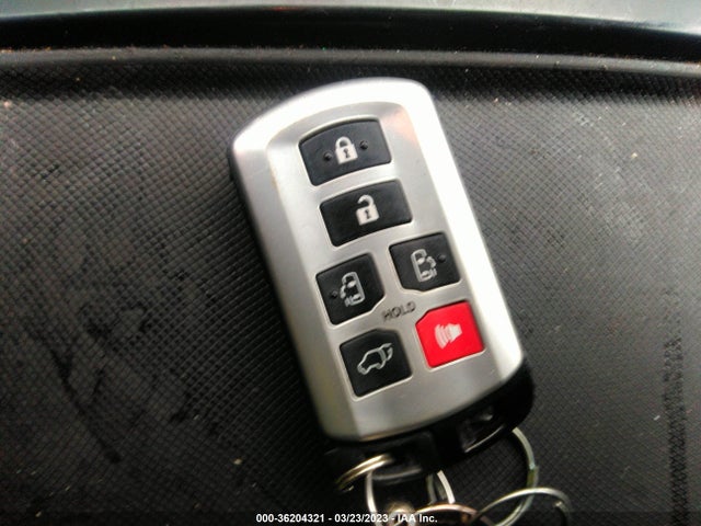 Toyota SIENNA SE 2017 5TDXZ3DC8HS875071 Image 3