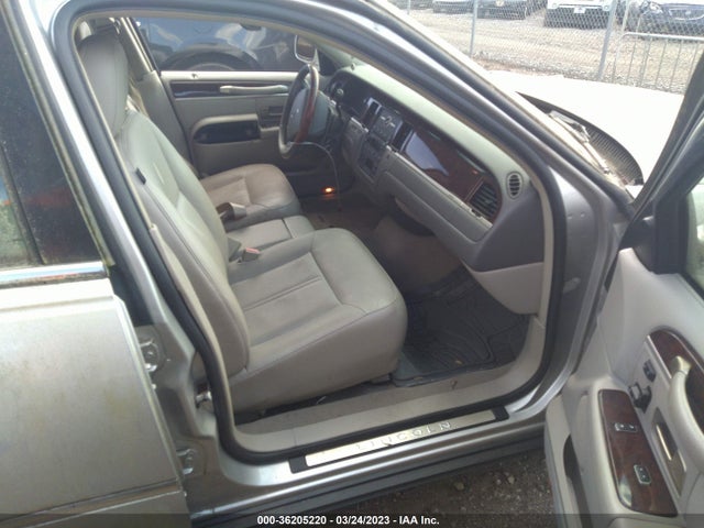 Lincoln Town Car Limited 2008 2LNHM82V88X640996 Image 6