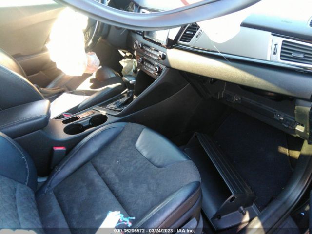 KNDCC3LC8H5068024 KIA NIRO EX