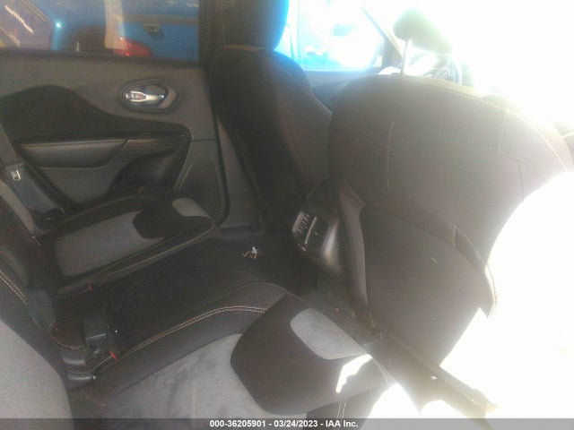 1C4PJLAB3FW689275 Jeep Cherokee Sport