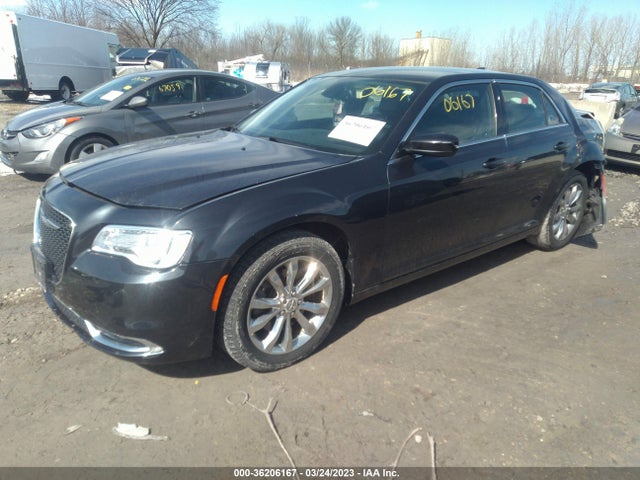 Chrysler 300 Limited 2016 2C3CCARG3GH190901 Image 2
