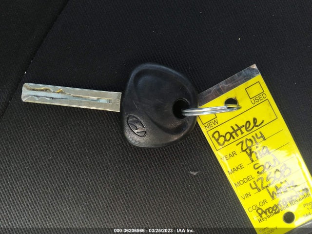 KIA Soul Base 2014 KNDJN2A27E7093535 Image 3