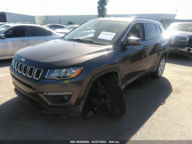 3C4NJCBB2JT368557 Jeep Compass Latitude