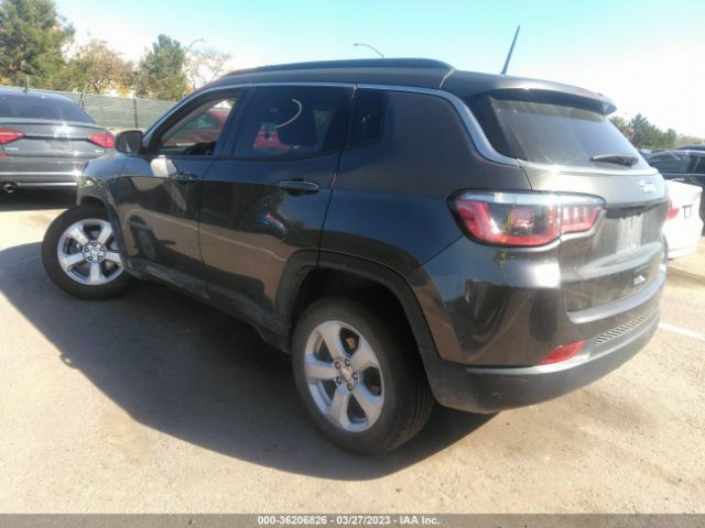 3C4NJCBB2JT368557 Jeep Compass Latitude
