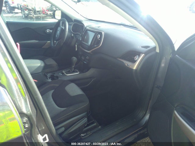 2018 JEEP CHEROKEE LATITUDE TECH CONNECT VIN: 1C4PJLCB5JD588188