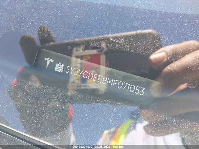 Tesla Model Y Long Range 2021 5YJYGDEE9MF071053 Image 10