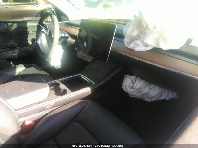 Tesla Model Y Long Range 2021 5YJYGDEE8MF204594 Image 5