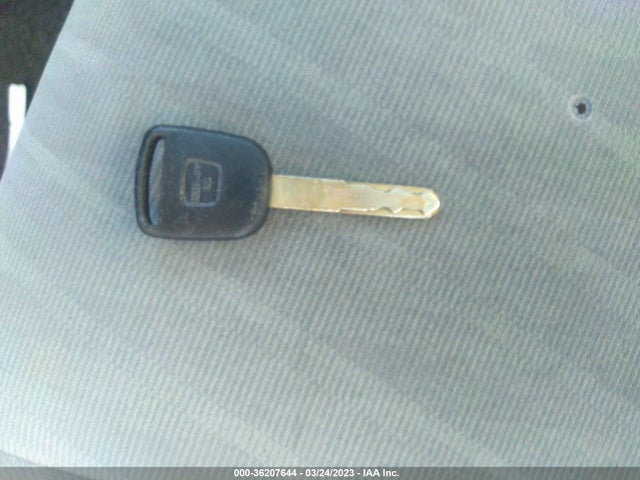 2005 HONDA CIVIC SDN LX VIN: 2HGES16515H577763