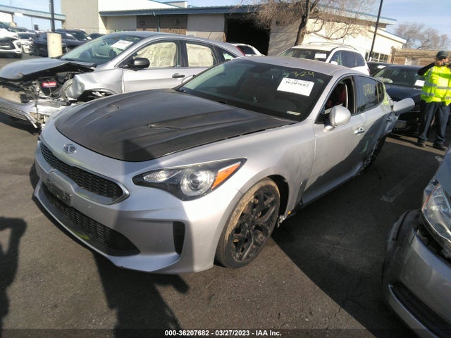 KIA Stinger Base 2018 KNAE15LA3J6035213 Image 2