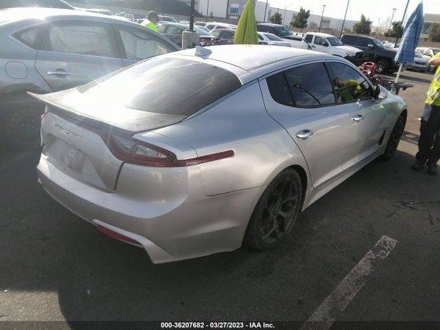 KIA Stinger Base 2018 KNAE15LA3J6035213 Image 4