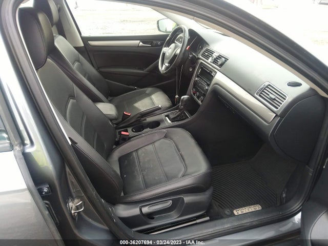 1VWAT7A37EC066352 Volkswagen Passat Wolfsburg Ed