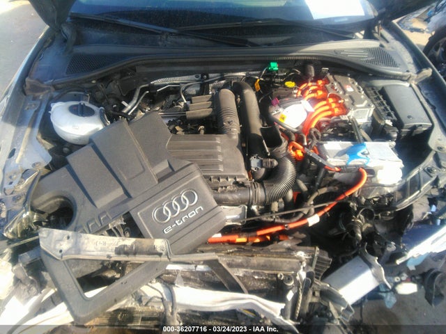 WAUTPBFF7HA085082 Audi A3 Sportback E-tron Premium Plus