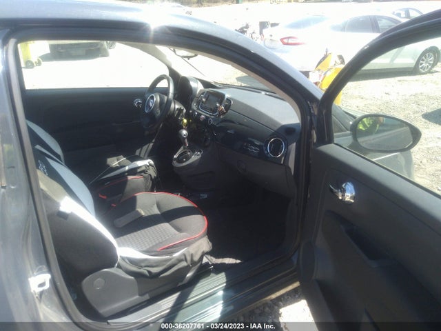 2018 Fiat 500, VIN: 3C3CFFKH7JT377788