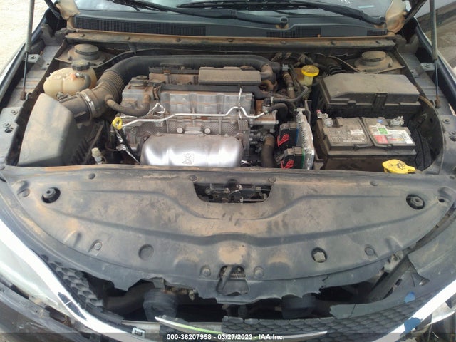 1C3CCCFB2GN146013 Chrysler 200 LX