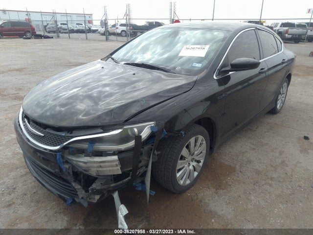 1C3CCCFB2GN146013 Chrysler 200 LX