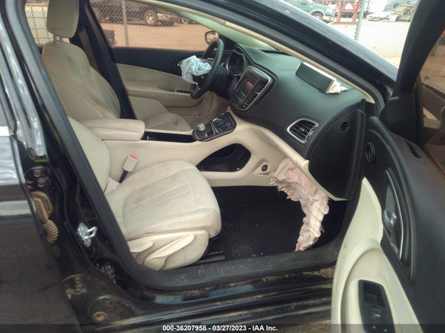 1C3CCCFB2GN146013 Chrysler 200 LX