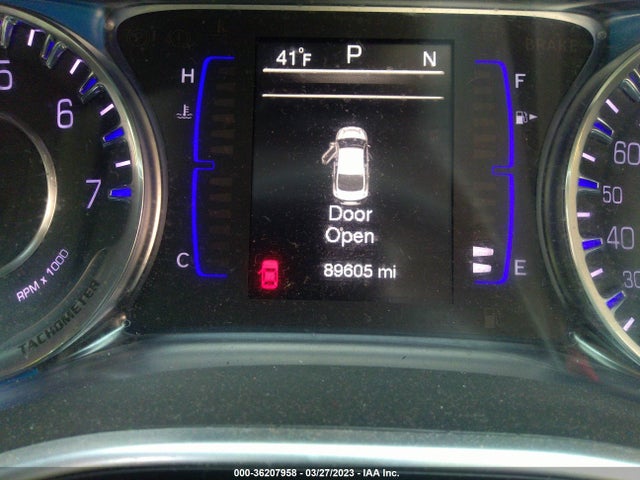 1C3CCCFB2GN146013 Chrysler 200 LX