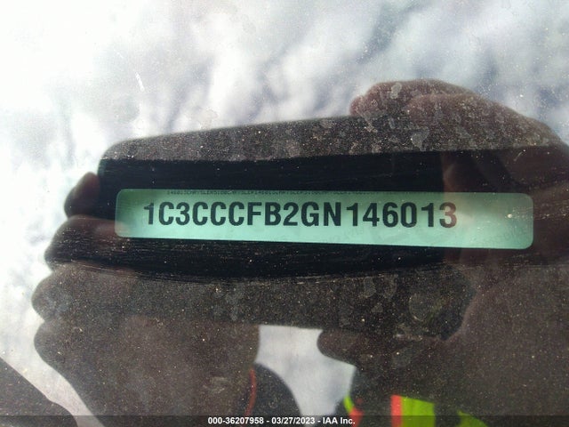 1C3CCCFB2GN146013 Chrysler 200 LX