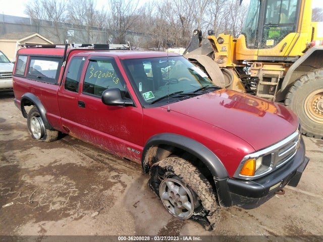 1995 CHEVROLET S TRUCK S10 VIN: 1GCCT19W6S8230308