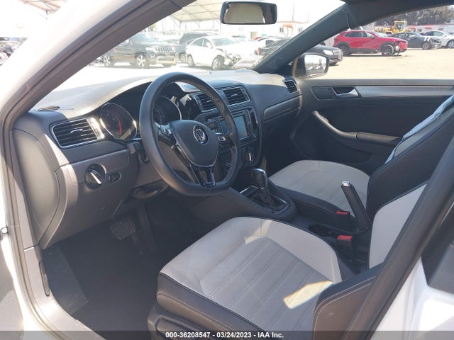 3VWD17AJ3GM346949 Volkswagen Jetta Sedan 1.8t Sport