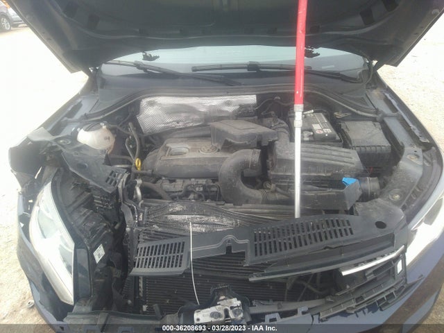 WVGAV7AX8GW604585 Volkswagen TIGUAN S