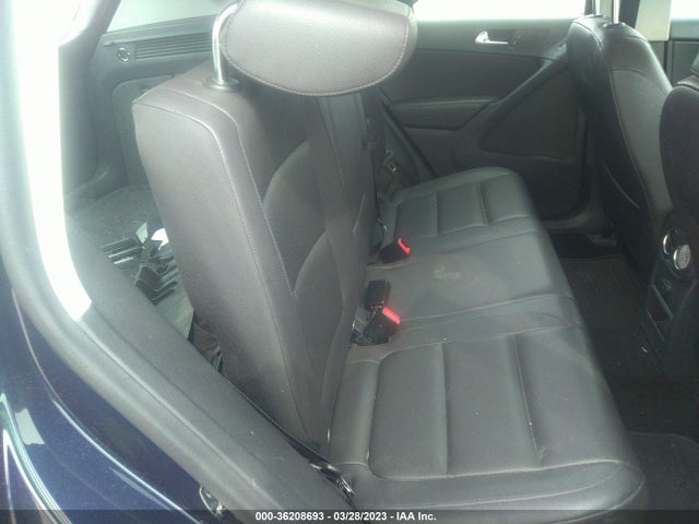 WVGAV7AX8GW604585 Volkswagen TIGUAN S