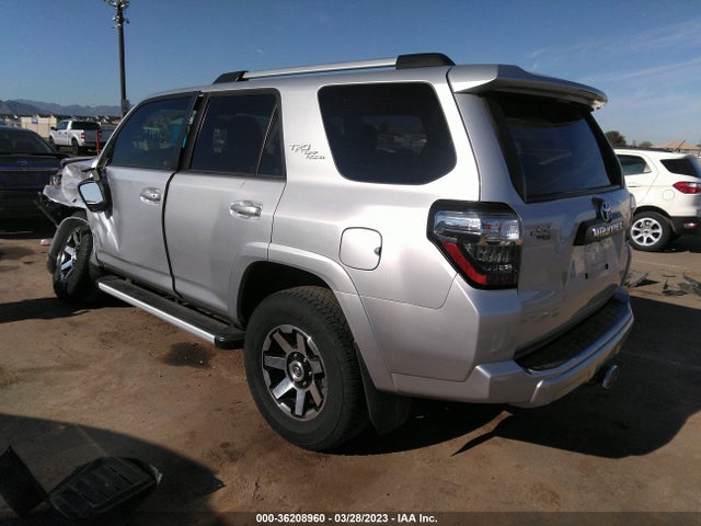 Toyota 4RUNNER SR5 2018 JTEBU5JR5J5557333 Image 3