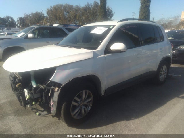WVGAV7AXXHK038437 Volkswagen TIGUAN