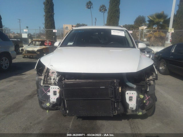WVGAV7AXXHK038437 Volkswagen TIGUAN