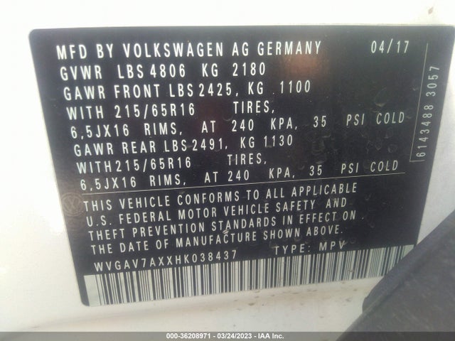 WVGAV7AXXHK038437 Volkswagen TIGUAN