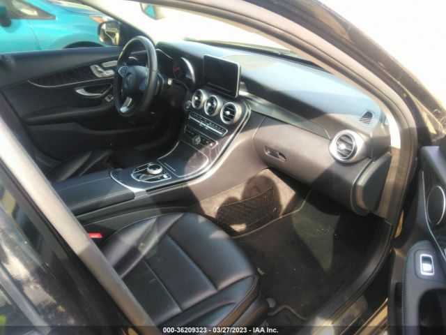 55SWF4JB5HU195945 Mercedes-Benz C-class C 300