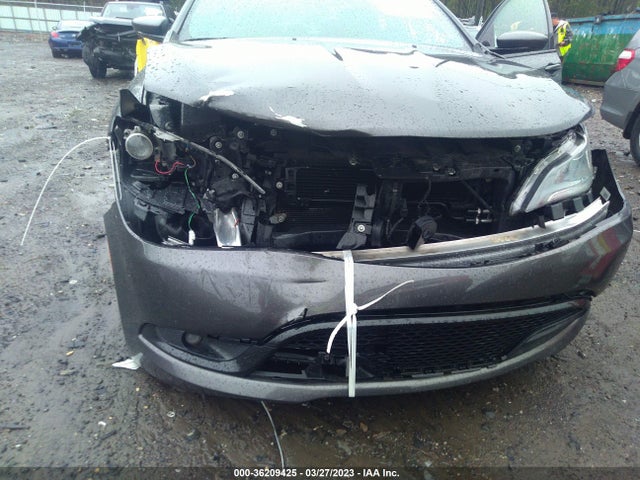 1C3CCCBG4FN673390 Chrysler 200 S