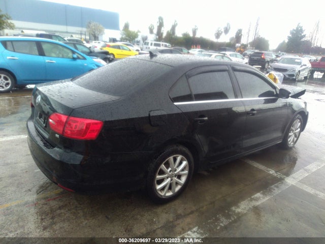 3VWD17AJ3EM313012 Volkswagen Jetta Sedan Se