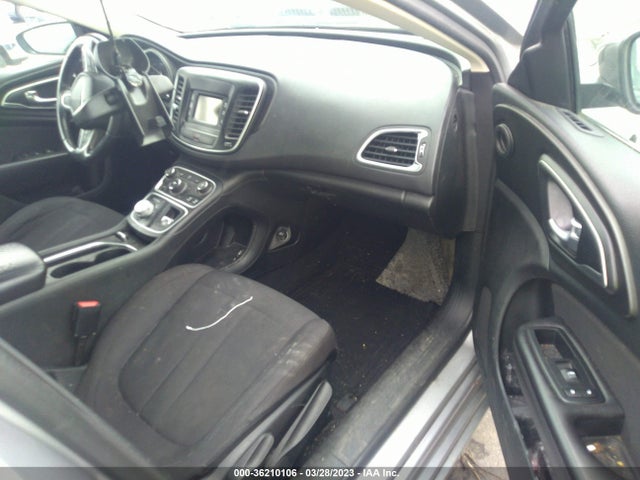 Chrysler 200 Limited 2015 1C3CCCAB2FN631273 Image 5