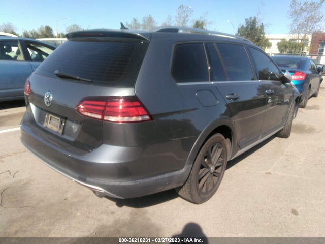 2018 Volkswagen Golf, VIN: 3VWH17AU5JM768093