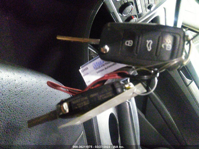 1VWAT7A34FC027347 Volkswagen Passat 1.8t Wolfsburg Ed