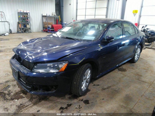 1VWAT7A34FC027347 Volkswagen Passat 1.8t Wolfsburg Ed