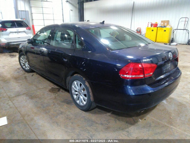 1VWAT7A34FC027347 Volkswagen Passat 1.8t Wolfsburg Ed