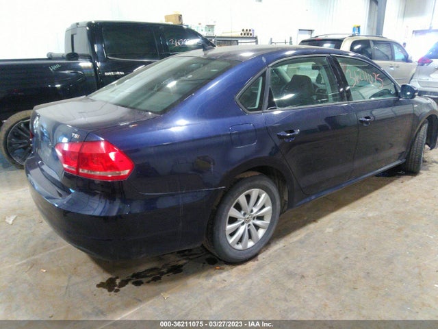 1VWAT7A34FC027347 Volkswagen Passat 1.8t Wolfsburg Ed