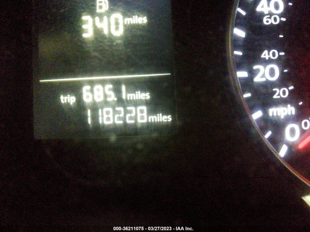 1VWAT7A34FC027347 Volkswagen Passat 1.8t Wolfsburg Ed