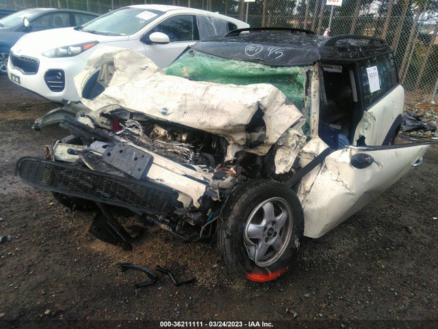 2010 MINI COOPER CLUBMAN WMWML3C51ATX51560 Photo 1