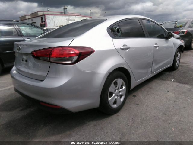 3KPFK4A79HE040961 KIA FORTE LX