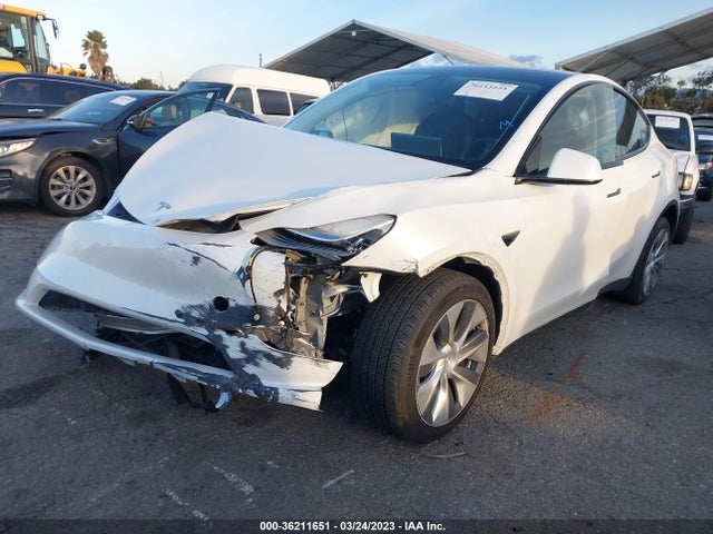 Tesla Model Y Long Range 2022 7SAYGDEE4NF392034 Image 2