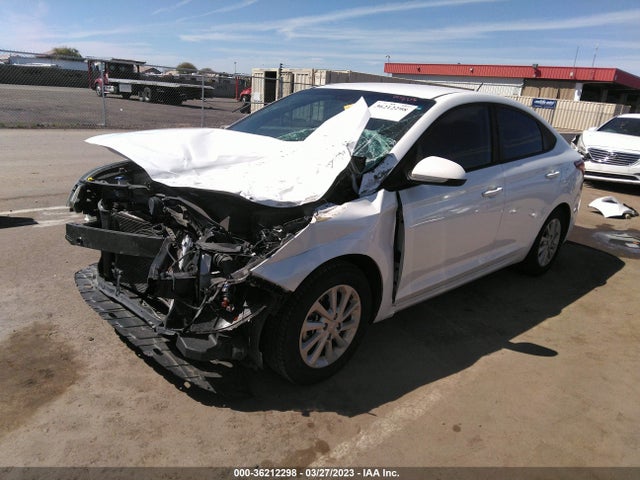 Hyundai Accent Sel 2018 3KPC24A30JE011628 Image 2