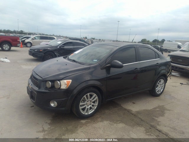 Chevrolet SONIC LT 2014 1G1JC5SH2E4239313 Image 2